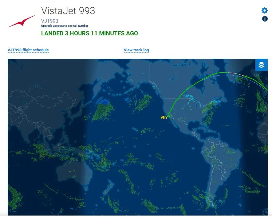泰勒丝专机Vista Jet 993在3月7日中午时分抵达美国洛杉矶Van Nuys机场。Travis和经理人很可能就是搭这班机来新。（网络截图）