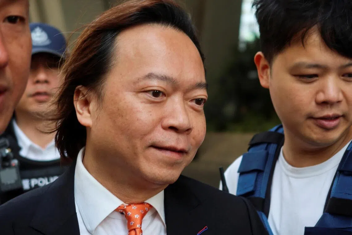 香港律师刘伟聪星期一（2月23日）在开庭前提早一个半小时到场。（路透社）