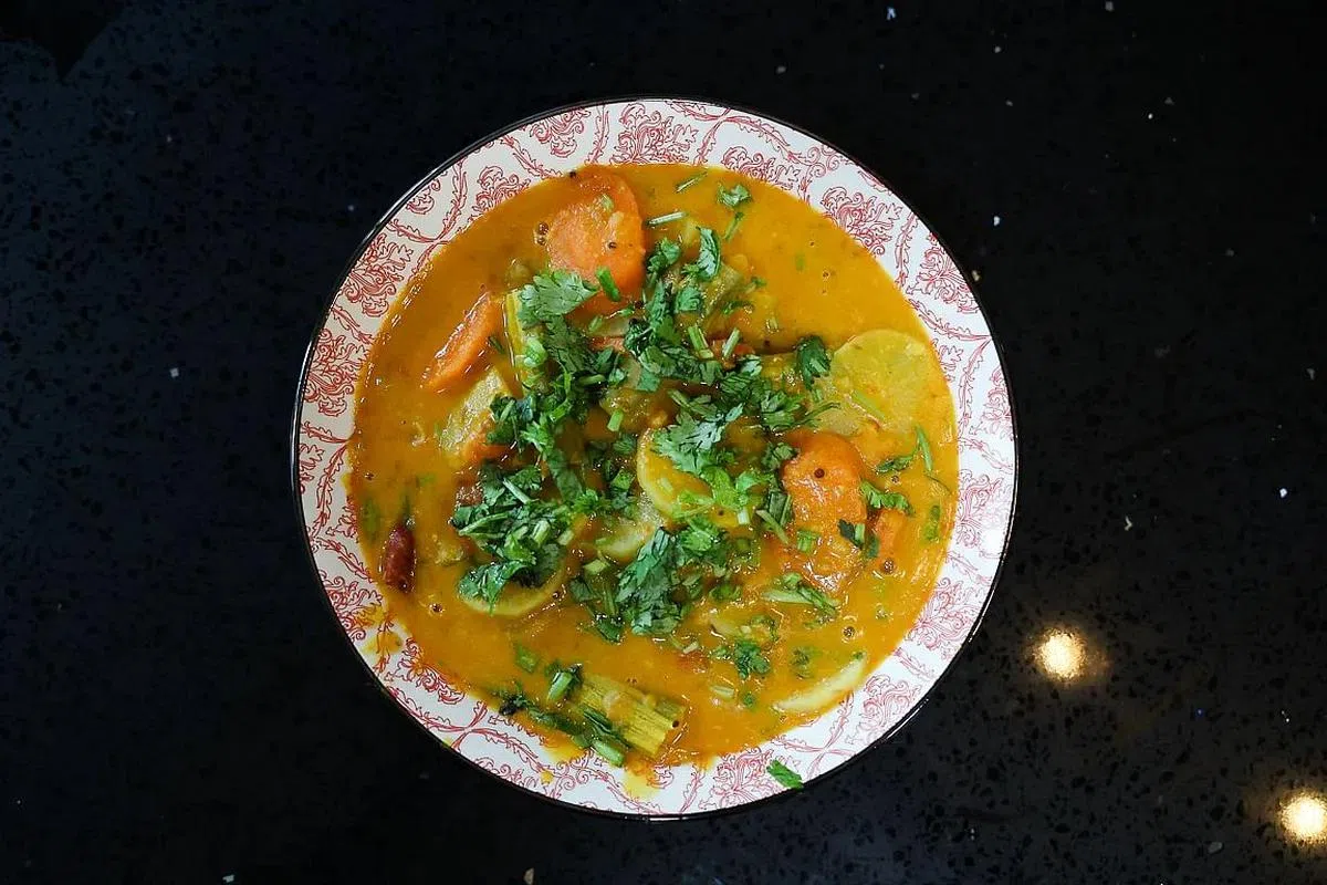 用三种扁豆煮成的杂菜浓汤。（蔡家增摄）