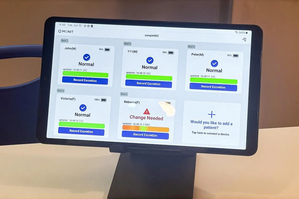 系统可分析数据，让看护者了解病患身体健康指标。（新加坡保健服务集团综合诊疗所提供）