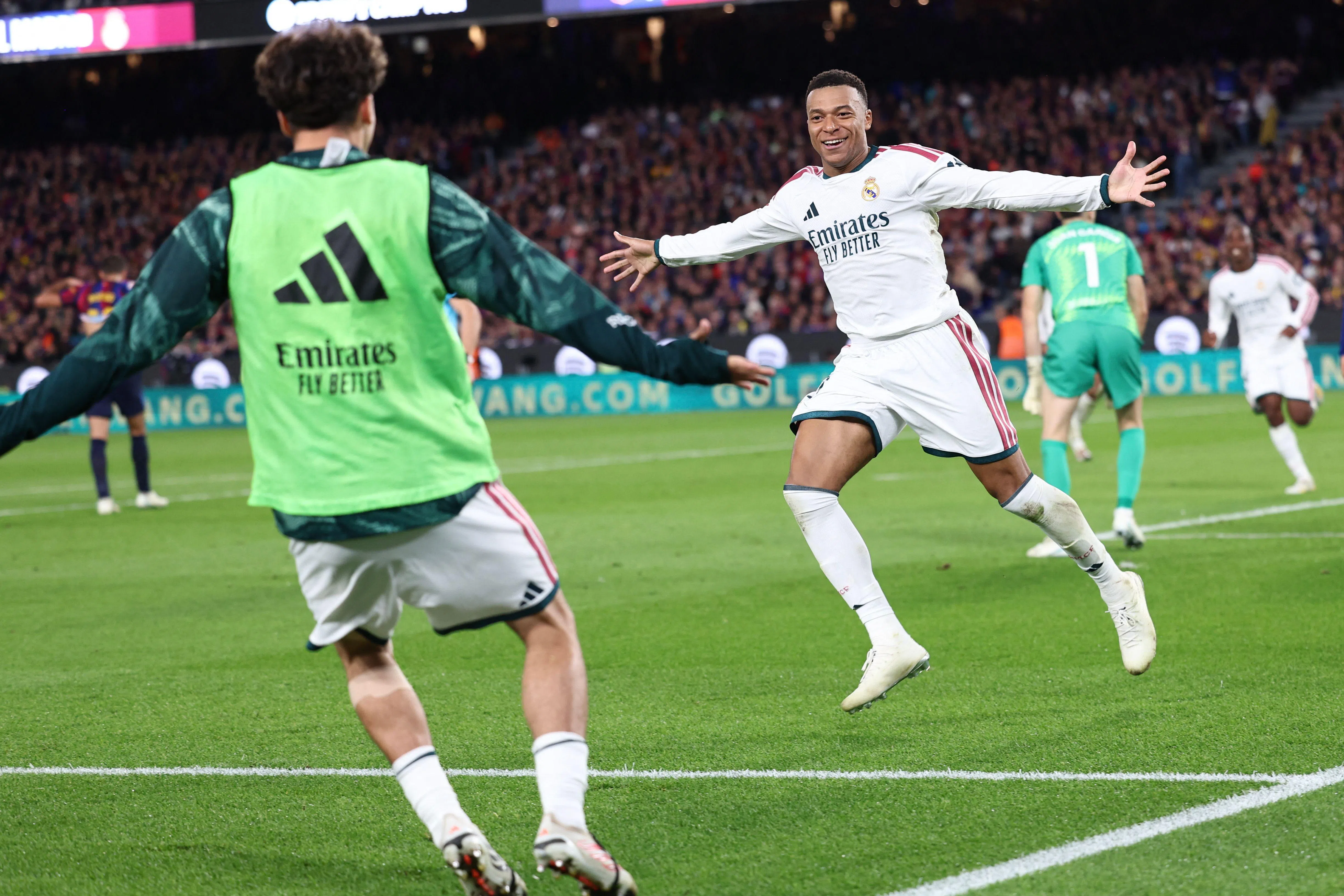 China’s CCTV has halted all broadcasts of La Liga and matches involving Mbappe. Here, Mbappe celebrates his second goal in the La Liga match between Barcelona and Real Madrid last Sunday (25 October).（AFP）