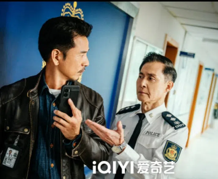 港剧迷对《不眠日》里的香港演员张国强（右）和陈保元（左）等，应该不会陌生。（互联网）