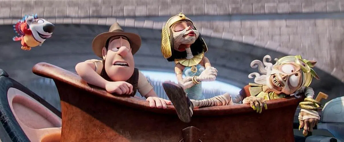 《泰德琼斯：木乃伊之冒险》中的泰德（左）与两个木乃伊一起冒险。（片商提供）