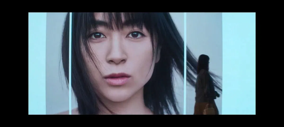 日本歌手宇多田光的歌曲贯穿整部剧，成为主角与观众之间隐形的连接。（互联网）