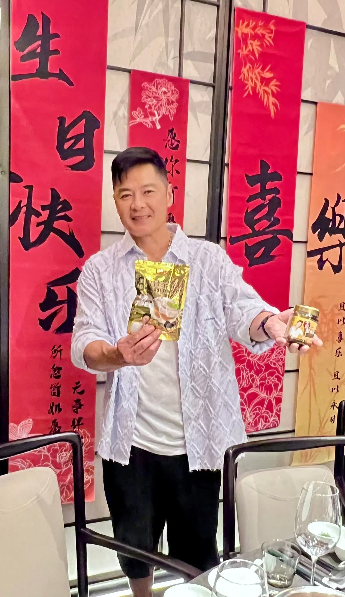 李南星推出新食品，庆生当天亲自“推销”。（LNX Global提供）
