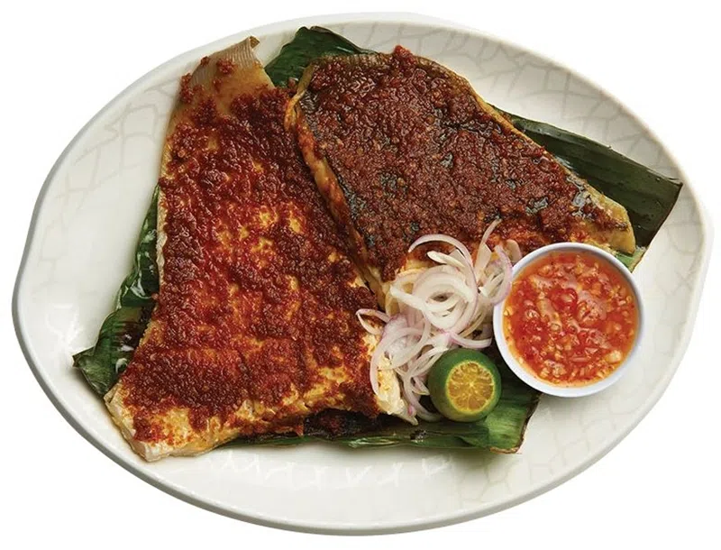 秘方酱料的蕉叶铁板烧。（丽莎摄）