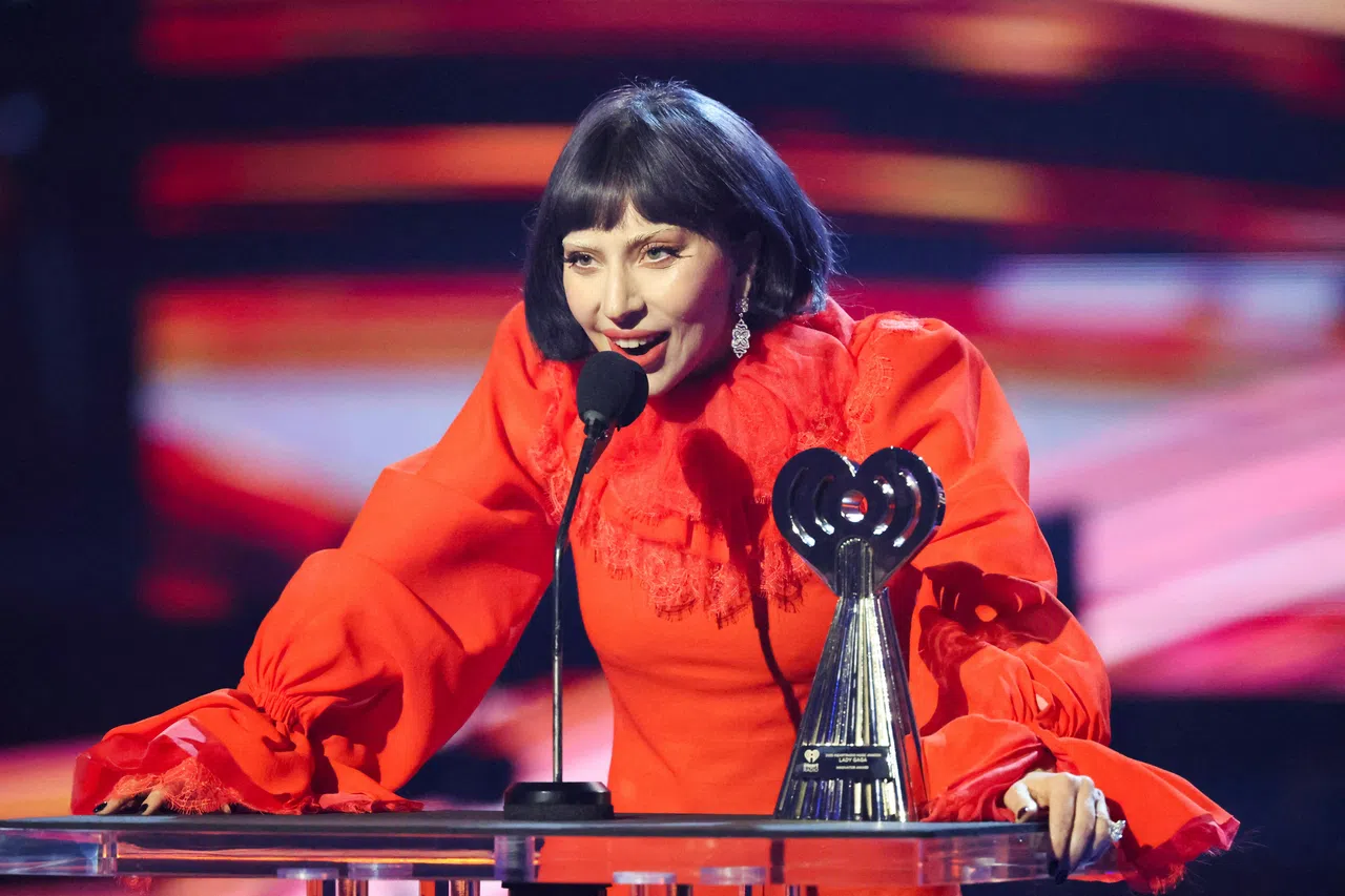 卡卡在2025年iHeartRadio音乐奖上获“创新者奖”。（路透社）