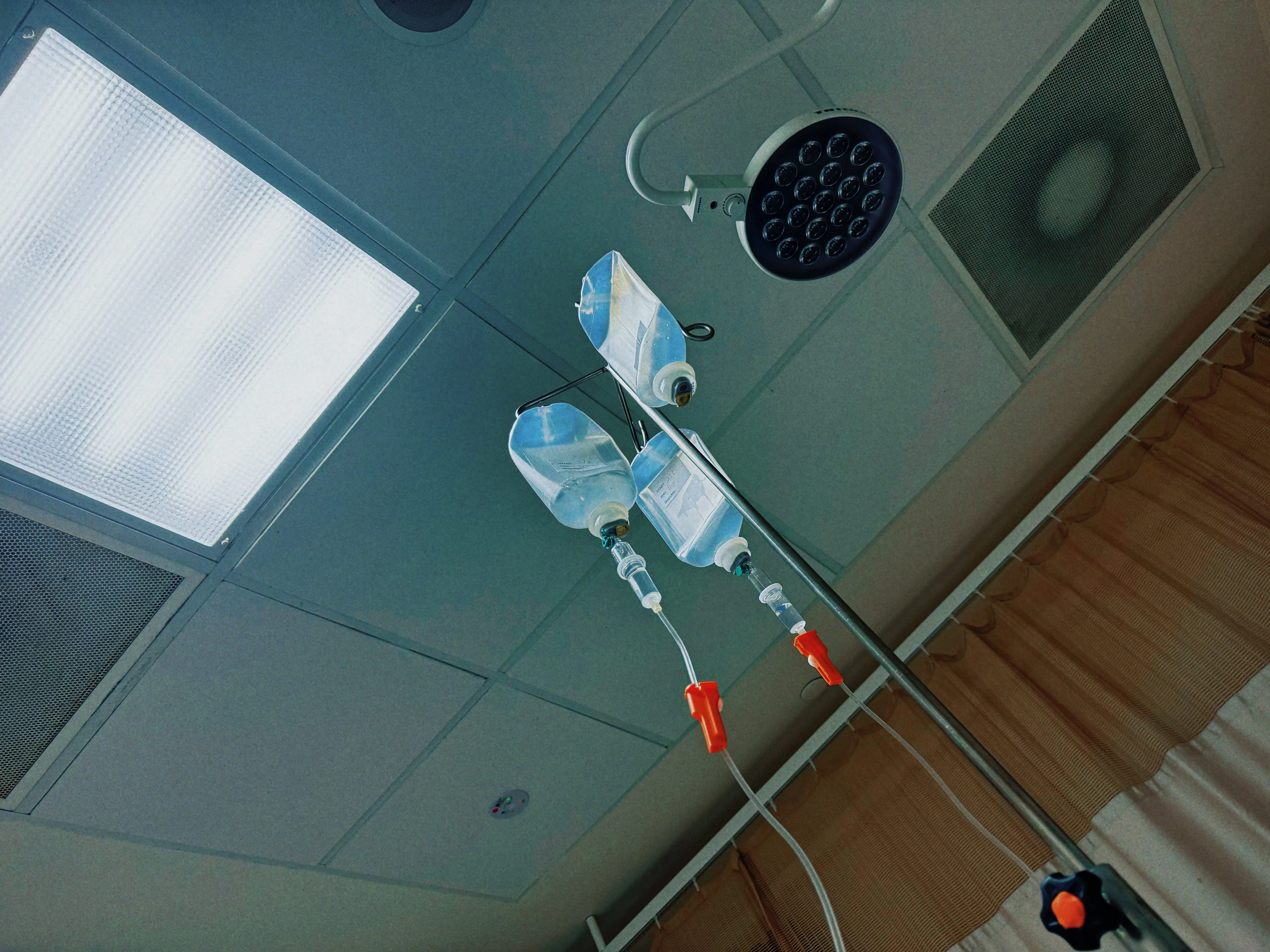 住院期间遇到的护士总是面带微笑，鼓励我要保持乐观。（蔡玮谦摄）