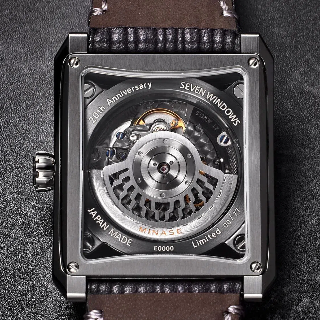 腕表搭载高端瑞士ETA 2892机芯，机芯背透由蓝宝石水晶打造。（Minase提供）