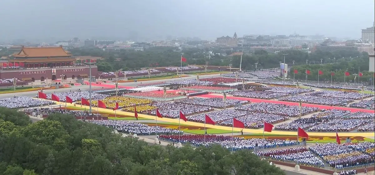 中国共产党今早在北京天安门广场举行成立100周年大会。（央视Youtube视频截图）