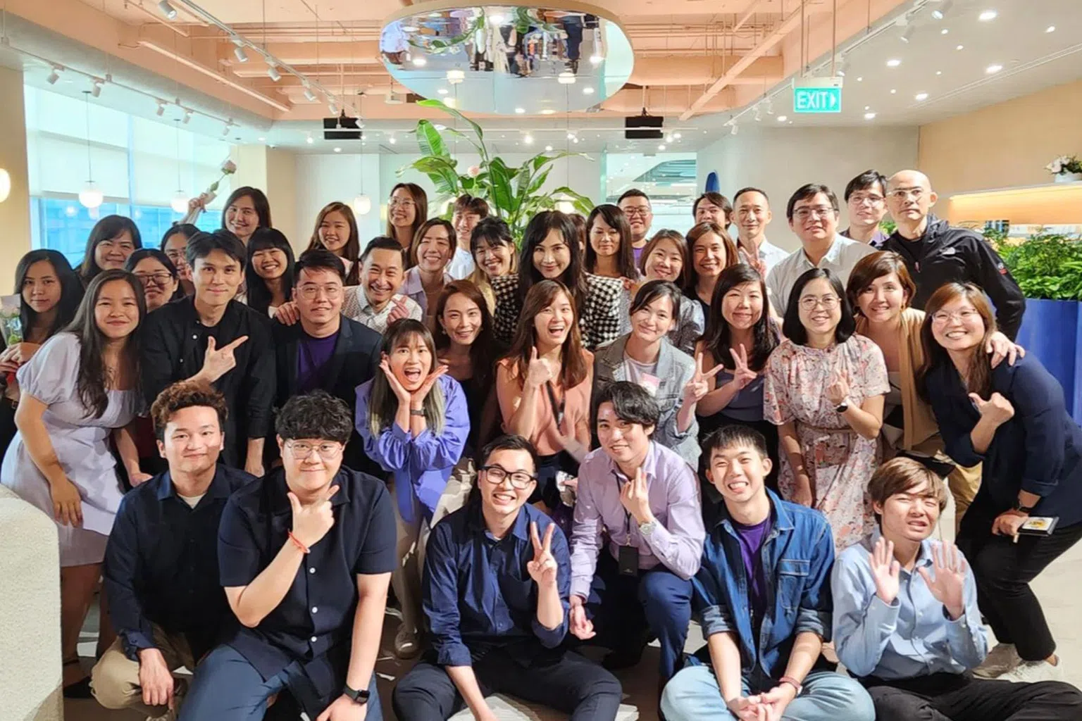 全美世界的新加坡团队。（图/全美世界提供）