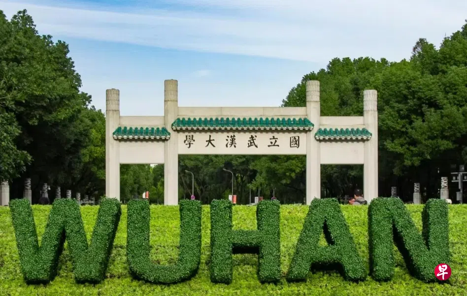 �人��ѧŮ������86ҳ���ľٱ�  ����������