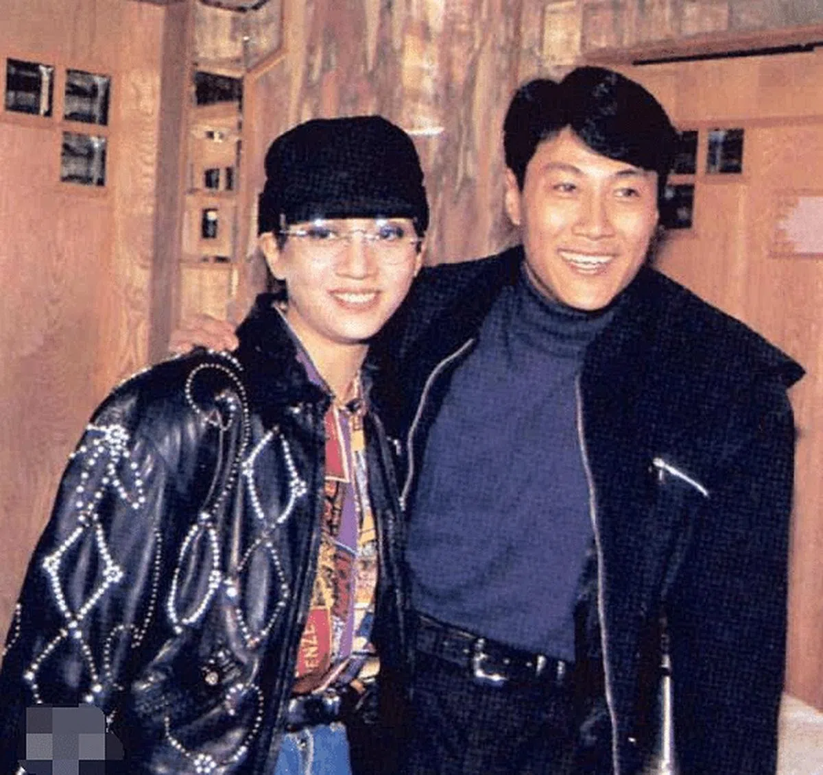 梅艳芳（左）与林国斌的事业成就悬殊。（互联网）