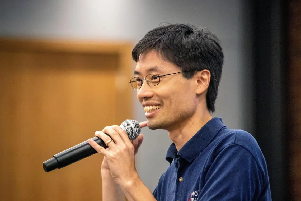 罗博深发现，即兴表演不仅能提升他的沟通能力，还能让课堂变得生动有趣，极大地提升了学生的参与度。（罗博深提供）