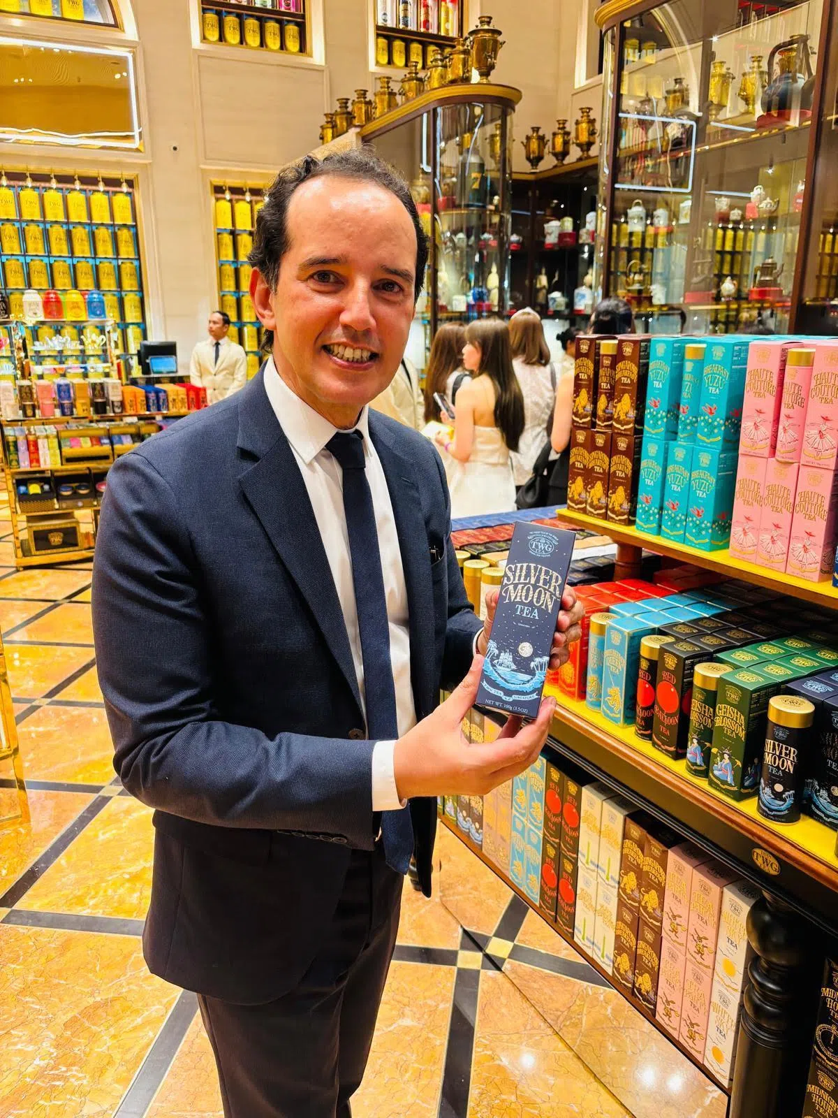 TWG Tea联合创办人兼V3 Gourmet总裁兼首席执行官布克迪布（Taha Bouqdib）最爱的茶是Silver Moon Tea。（李可爱摄）
