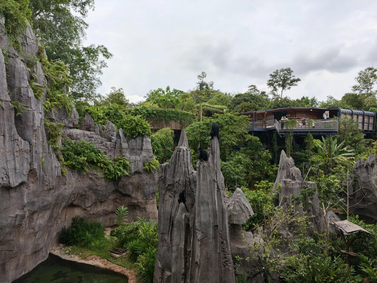 Oppo Find X9 Ultra拍摄山林风景时，整体色彩还原自然，画面锐利。（黄少伟摄）