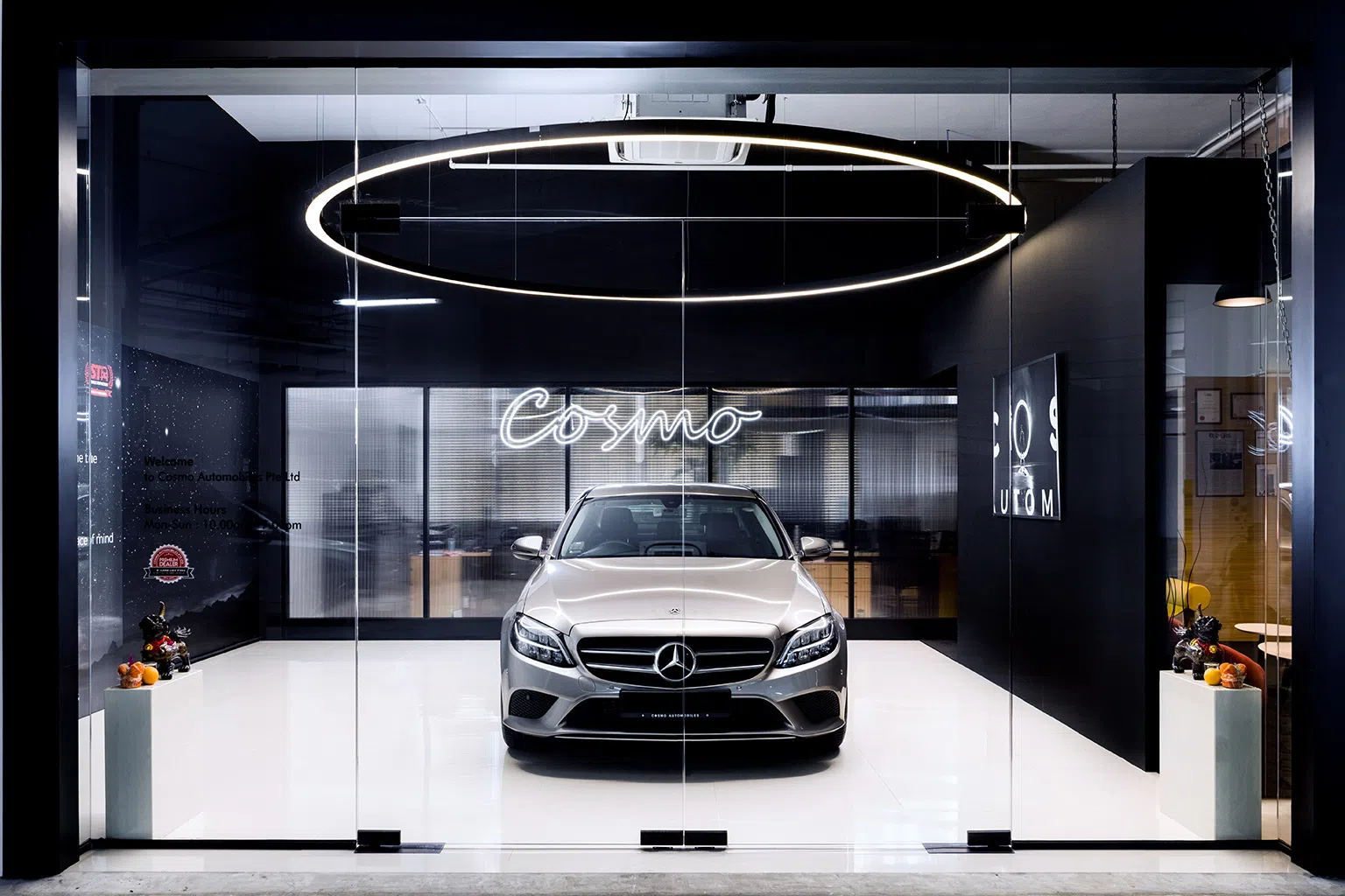 值得信赖的二手车经销商在售车前，会确保对每辆车子进行检查和保养。买家还能享有售后服务，如发动机和变速箱等关键部件的全面保修。（图/COSMO AUTOMOBILES提供）