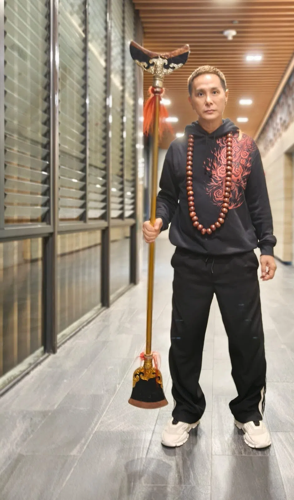 钱翰群在音乐剧中饰演沙悟净，除了演技，还挑战歌唱和舞蹈。（钱翰群提供）