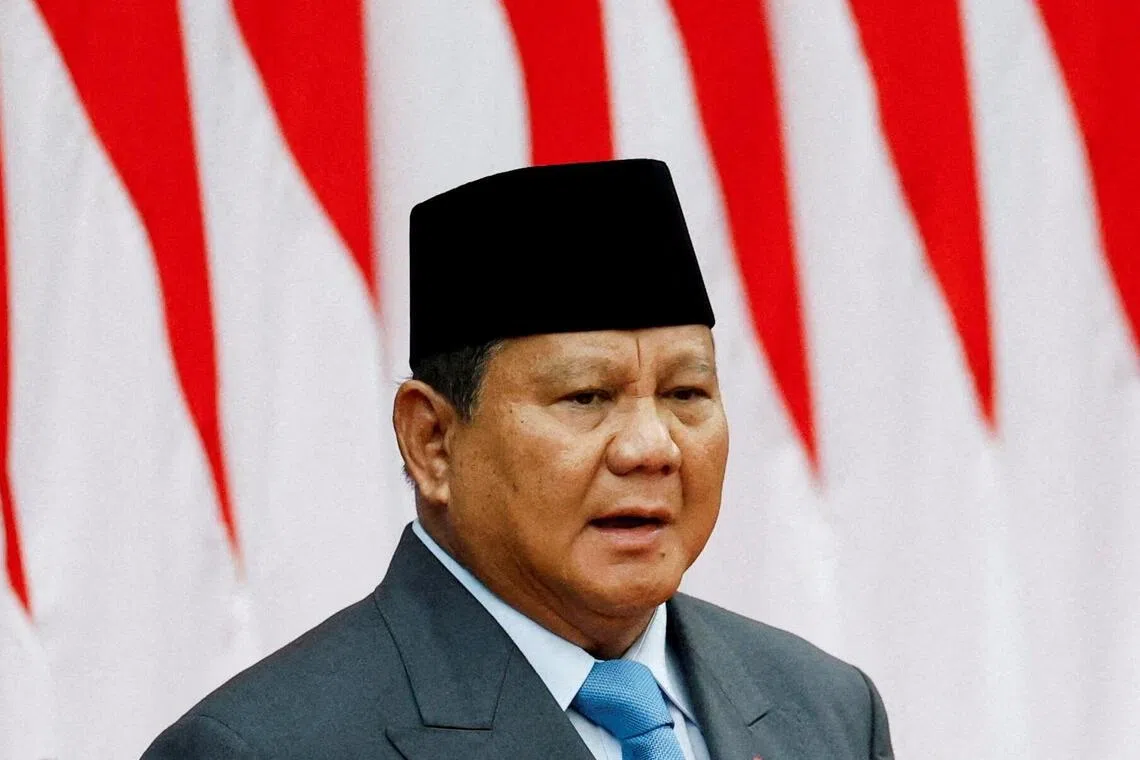 印尼总统普拉博沃星期一（9月29日）为他推进的免费营养餐旗舰计划辩护，差错、缺陷或失误仅占所有已发放营养餐的0.00017%。（路透社档案照片）