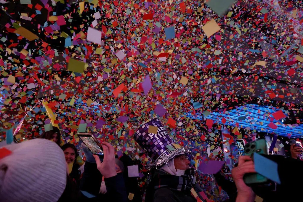 世界各地迎新年 展望和平与幸福