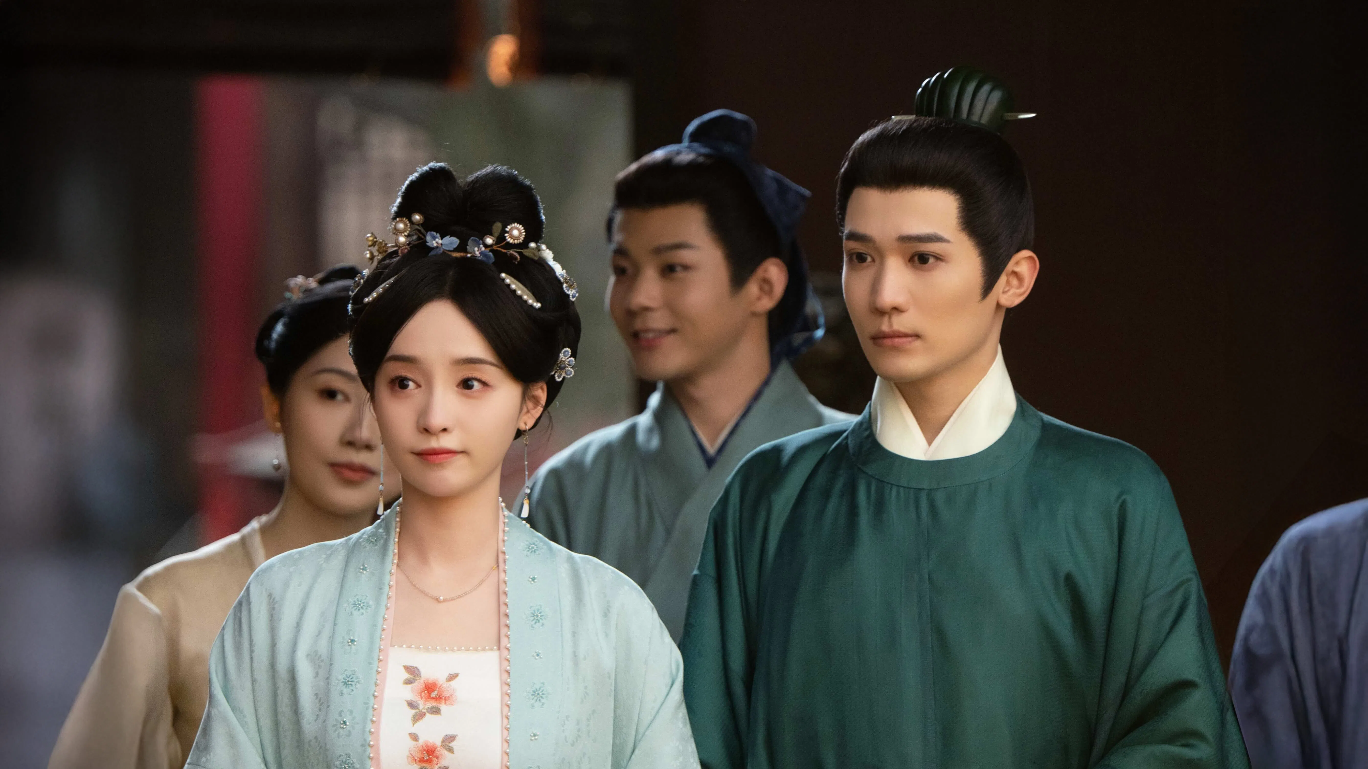 梁永棋（前右）觉得柯颖（前左）的活泼个性，让两人很快破冰。（Netflix提供）