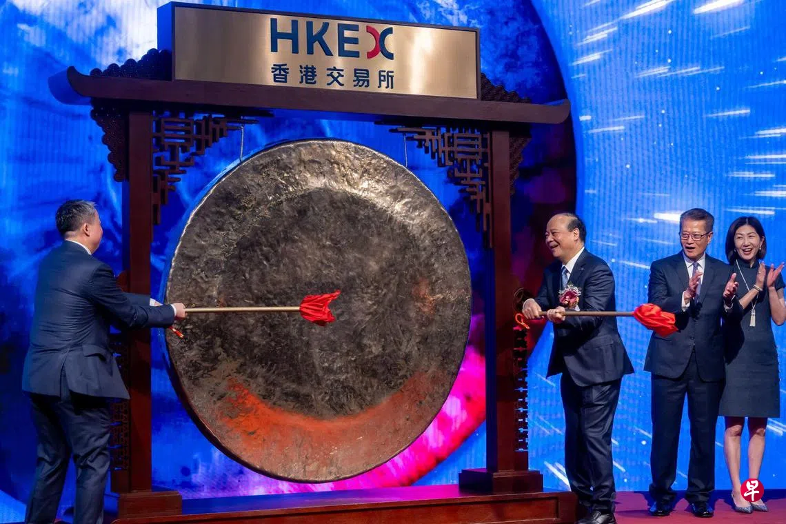 宁德时代香港上市首日收涨16.43% | 联合早报