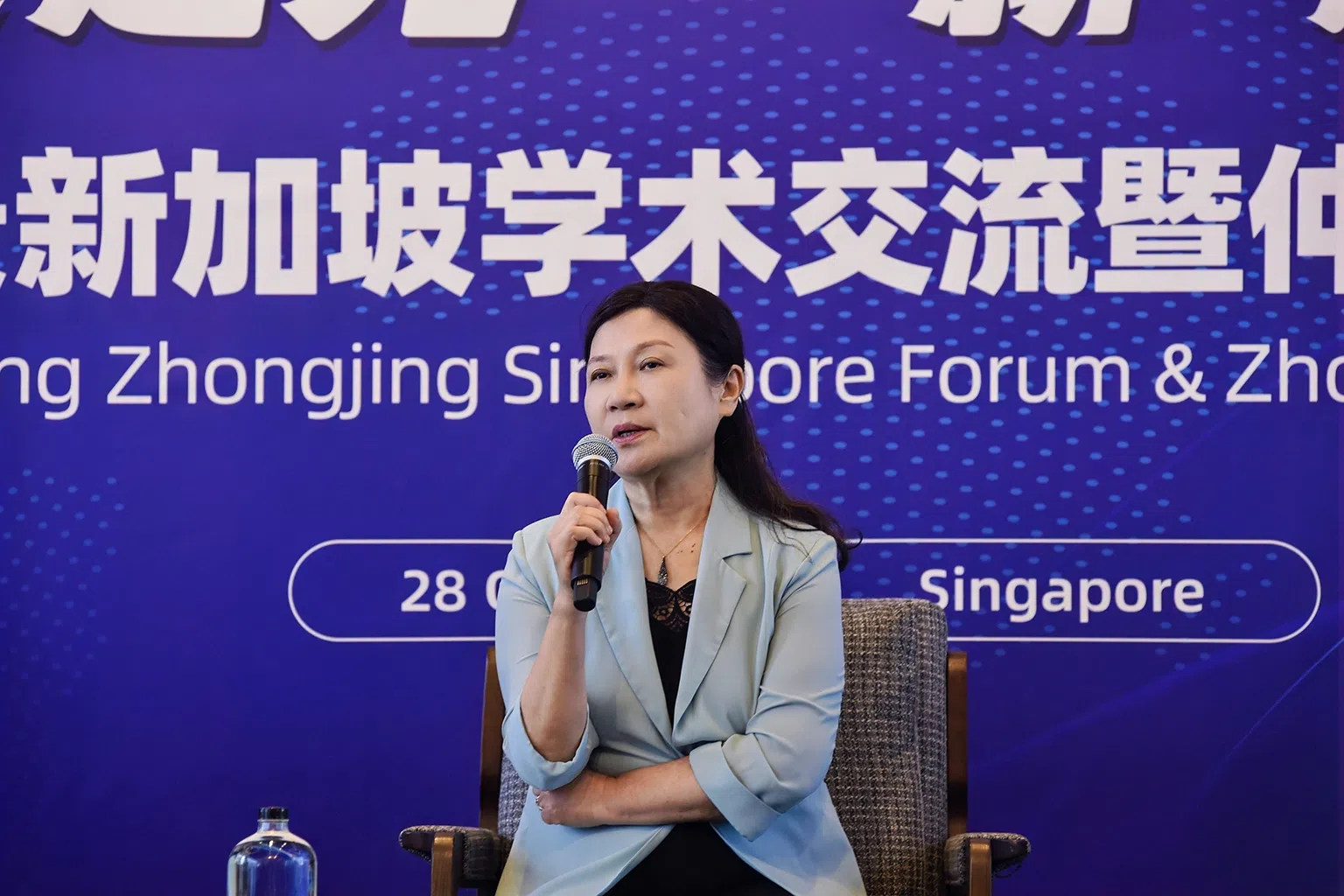 韩丽华院长认为，新加坡人对中医药的接受度持续提升，不少年轻人也愿意尝试药膳、香包、草本饮品等。（科艺提供）