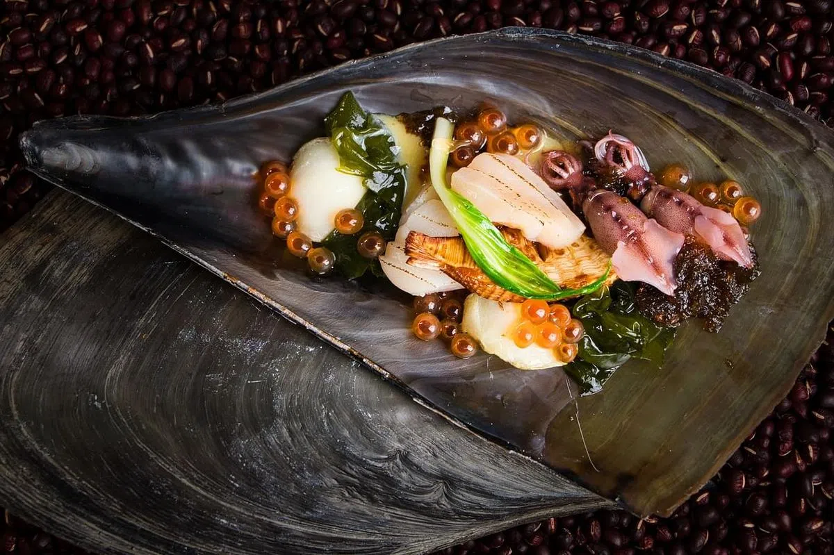 Kappou餐馆走厨师做主路线，主厨朱戊焮发挥不同时令食材的好滋味。