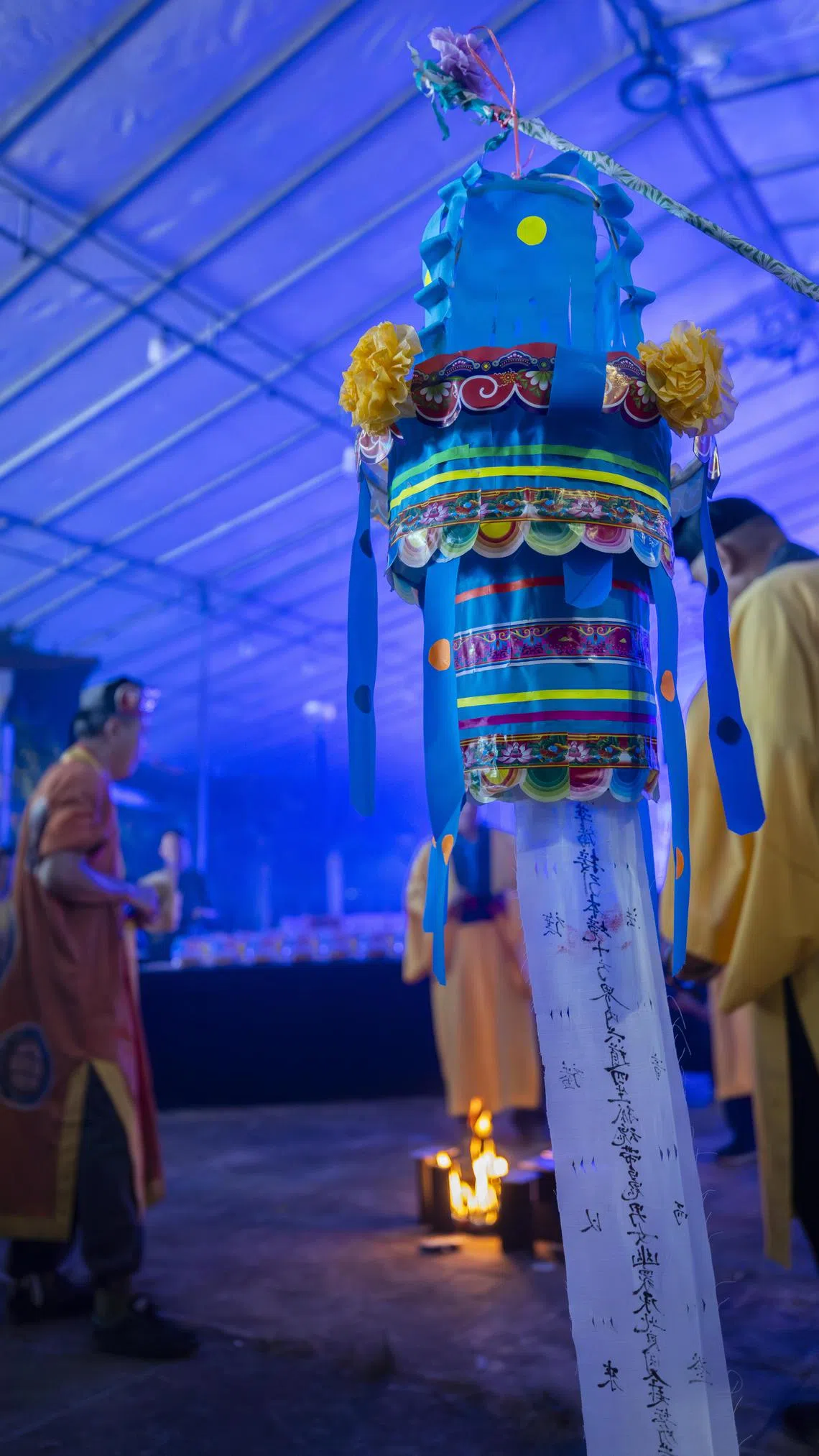 招魂幡在农历七月普度众生和办丧事时，用以招引亡灵。（龙国雄摄）