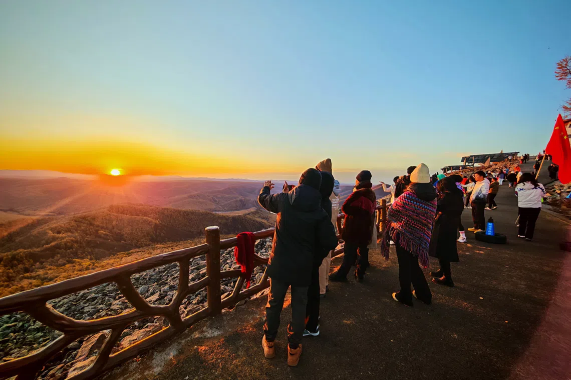 日出之巅。（吴伟承摄）