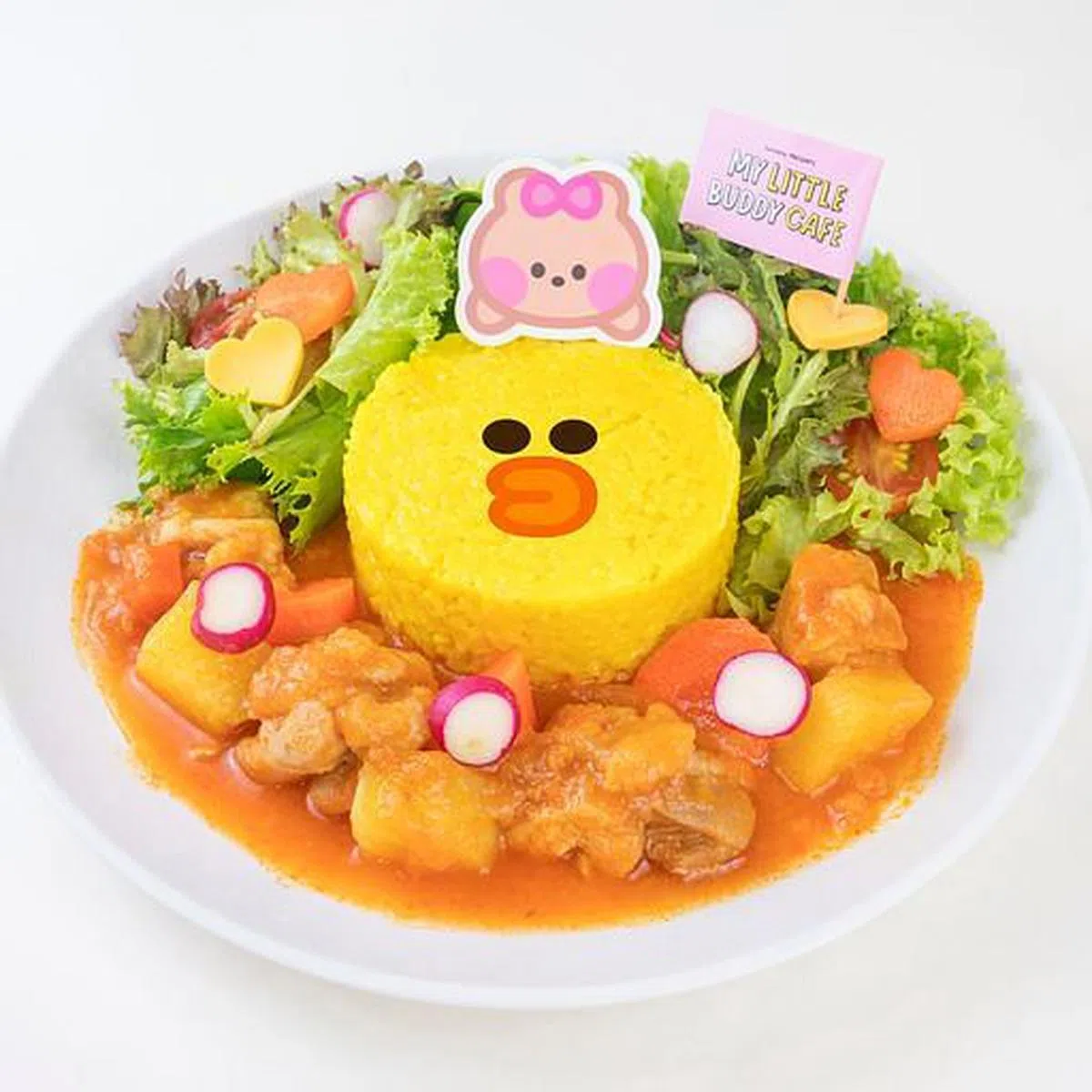 LINE FRIENDS Pomodoro Pastawith Grilled Salmon：番茄意面配上烤鲑鱼，还撒上了飞鱼卵（Tobiko）（图/商家提供）。