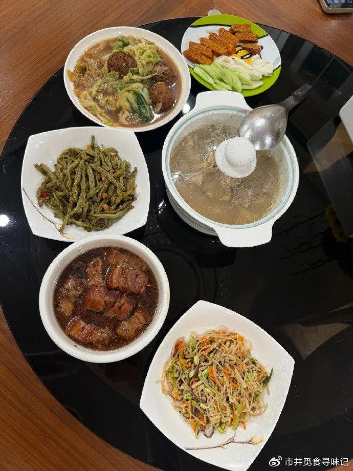 陈妍希的年夜饭。（取自陈妍希微博）