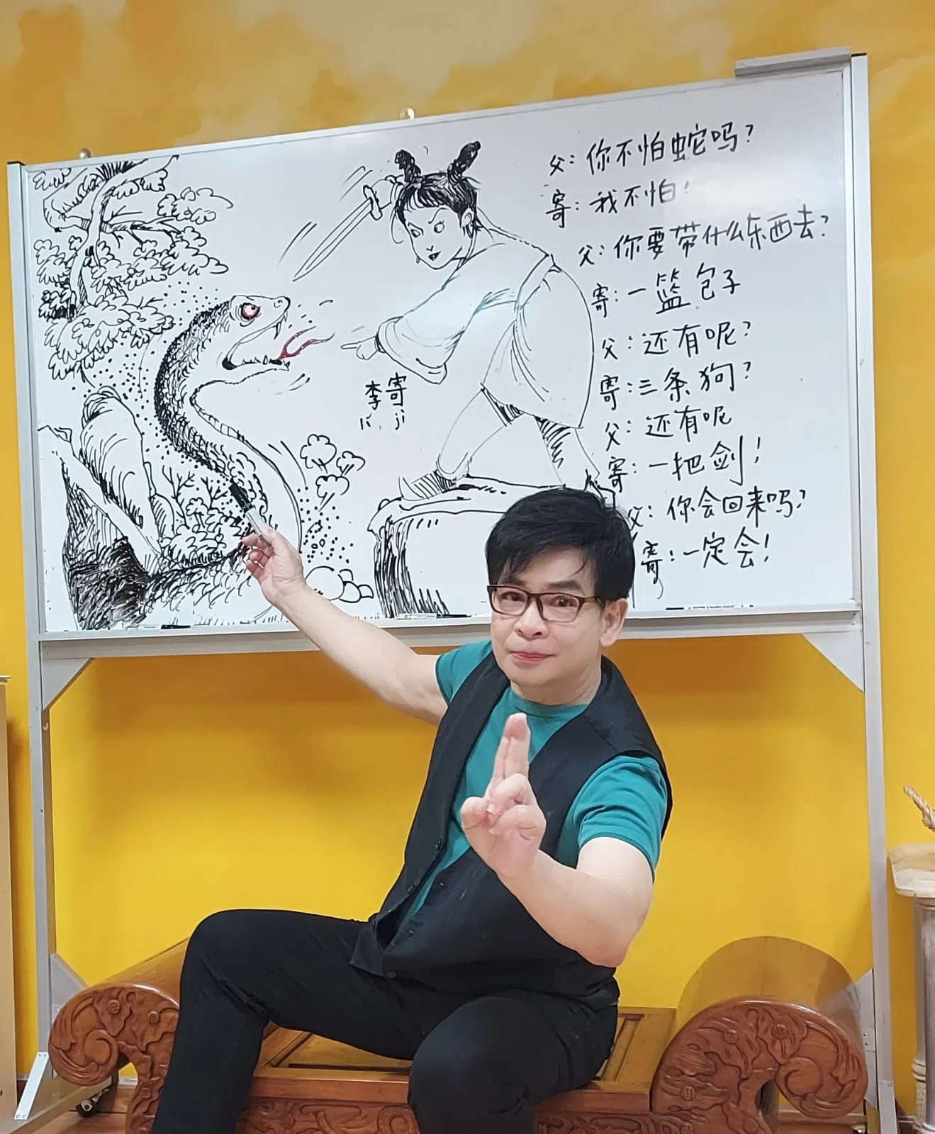 边说边画的风格，是陈兆锦说故事的一大特色。（受访者提供）