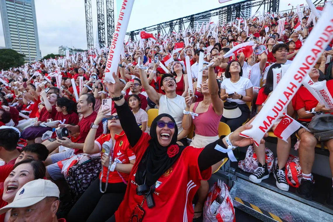 黄循财总理在今年的国庆群众大会演说中强调新加坡精神的重要，图摄于今年8月的国庆日庆典。（白艳琳摄）