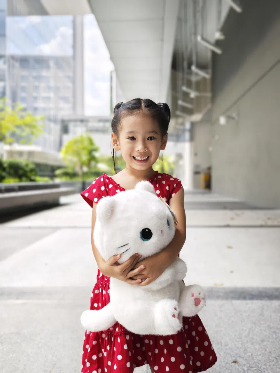 采用徕卡人像摄影模式，人物背景虚化自然柔和，很好地突出人物主体，很有立体感。（黄少伟摄）