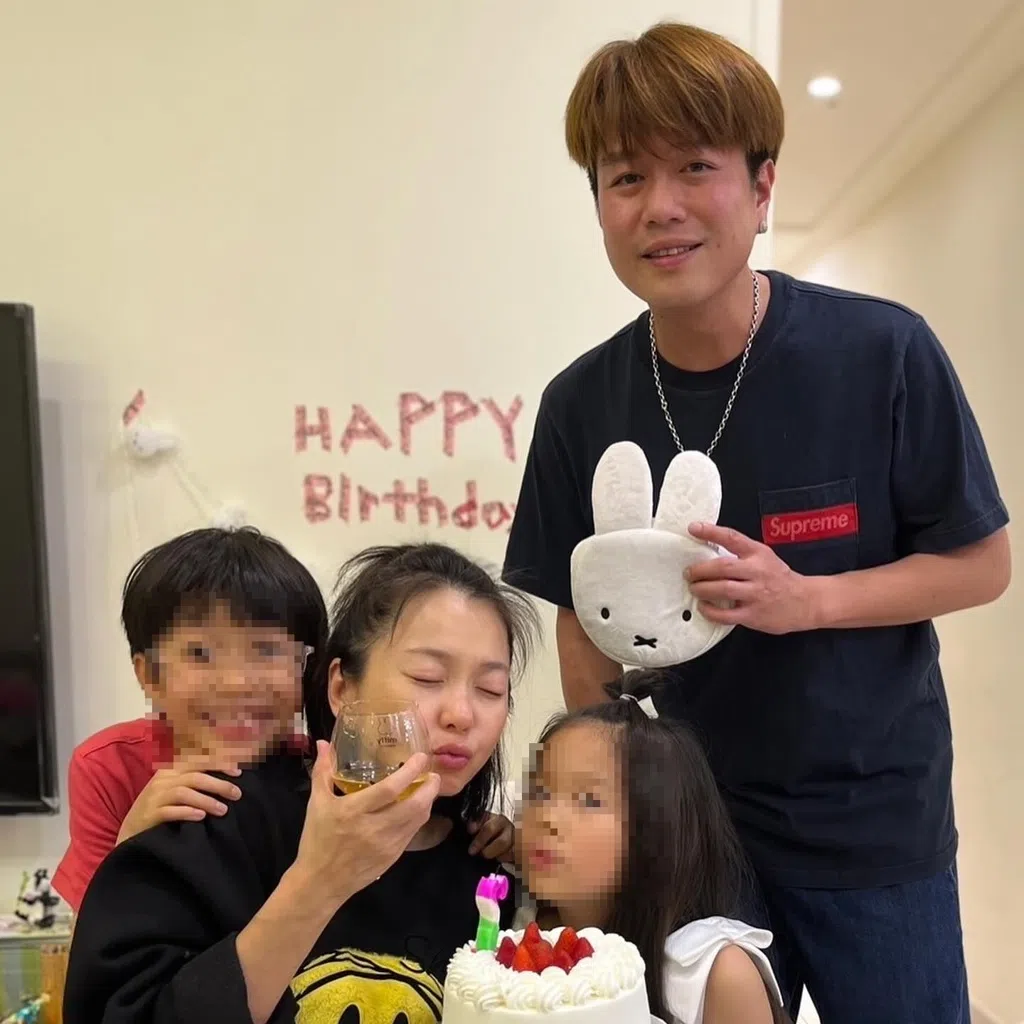 六月3月过生日，一家人一起庆生。（互联网）