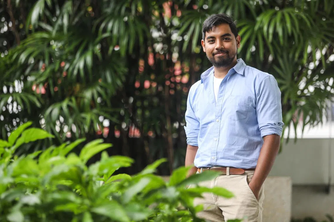 戴琰既编剧也写作，著有剧作“Brown Boys Don’t Tell Jokes”和小说《猫头骨》（Catskull）。（刘欣怡摄）