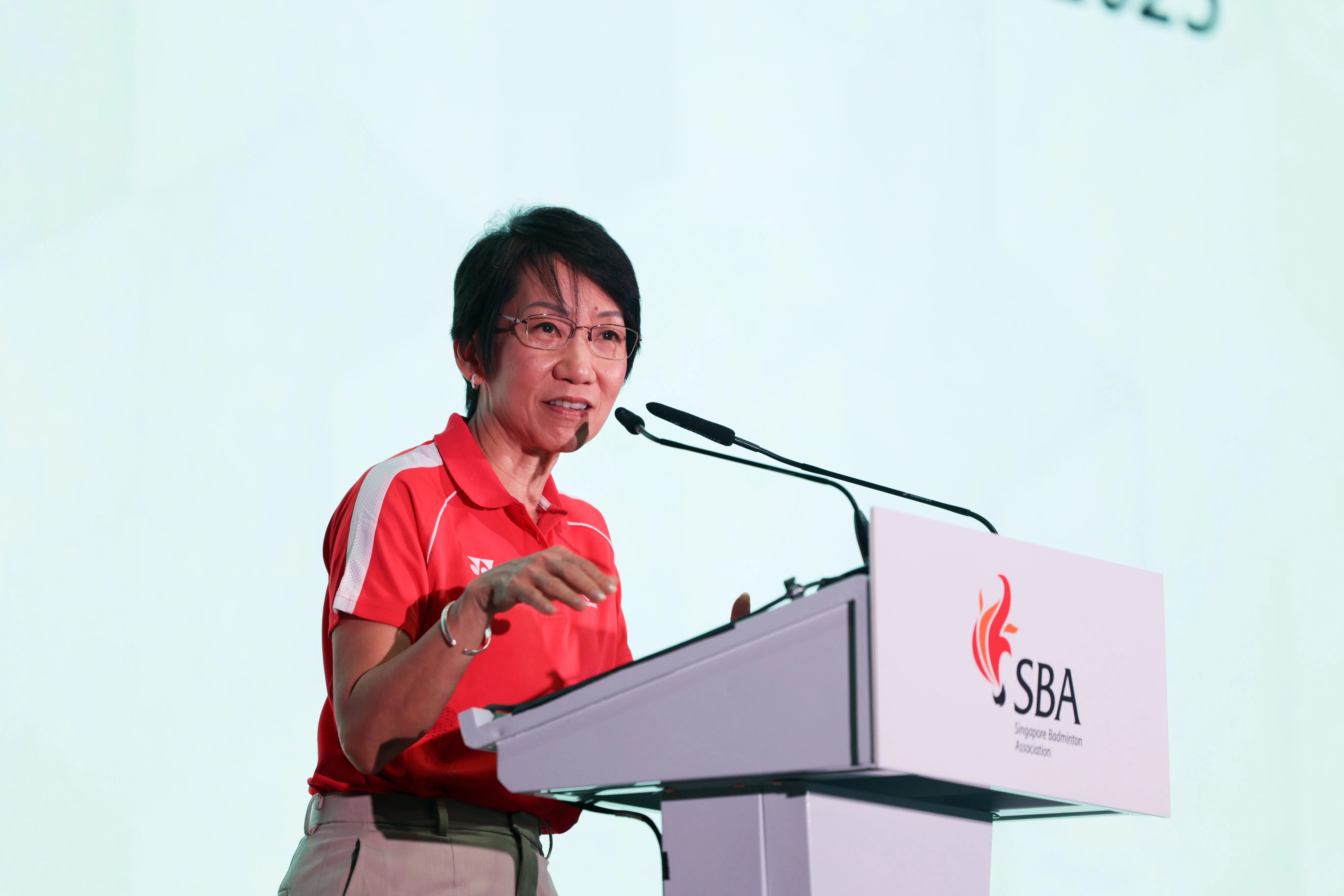 我国永续发展与环境部部长、全国奥理会主席傅海燕在发言中说，球馆见证了新加坡羽毛球的进步，新加坡也需要羽毛球冠军。（吴先邦摄）