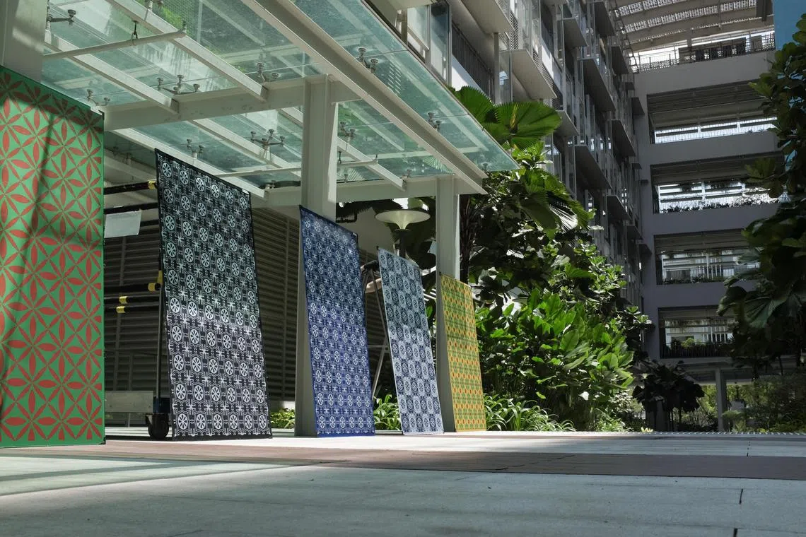 新加坡太阳能研究院研发出类似娘惹瓷砖的太阳能板，促进环保也不忘美化建筑环境。（新加坡太阳能研究院提供）