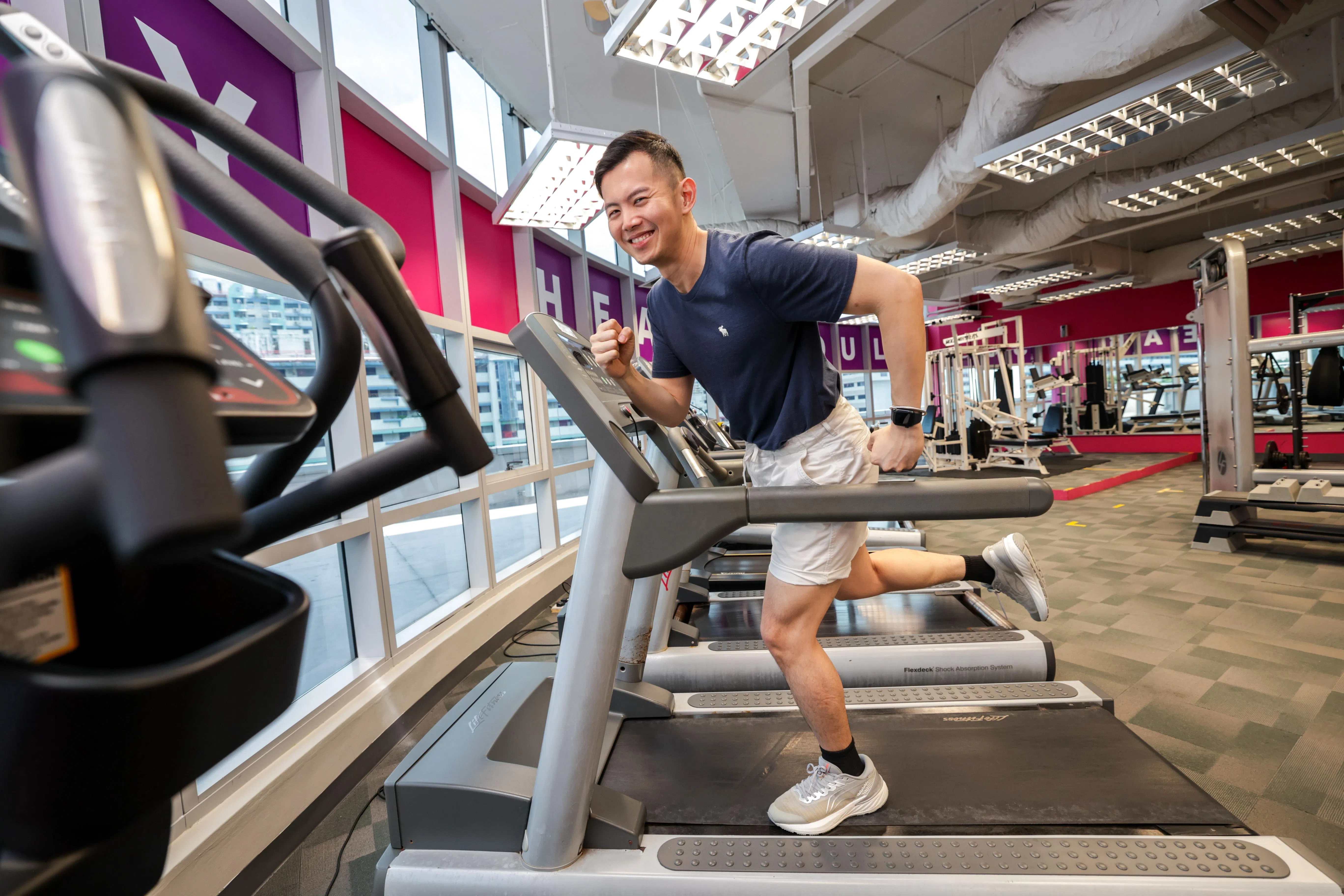 张承尧平日不爱跑步也跑得少，不过为了完成挑战会坚持下去。（叶振忠摄）