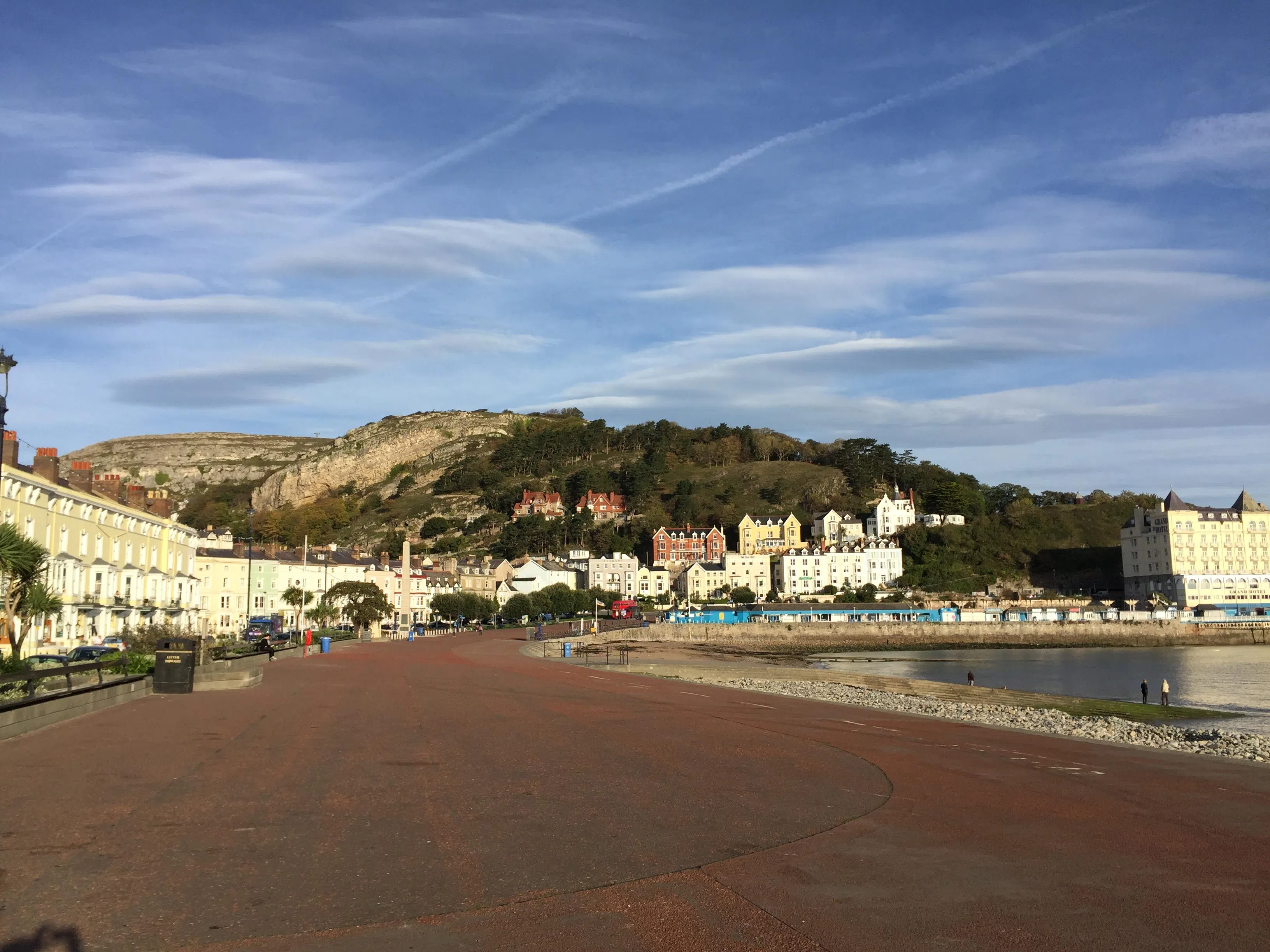 兰迪德诺海湾弥漫着悠然自得的度假气息。（张敬贤提供）