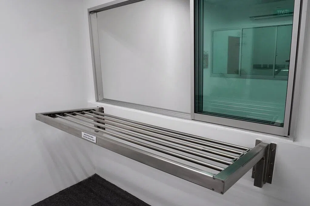 交流站：莫让外置晾衣架成生活障碍