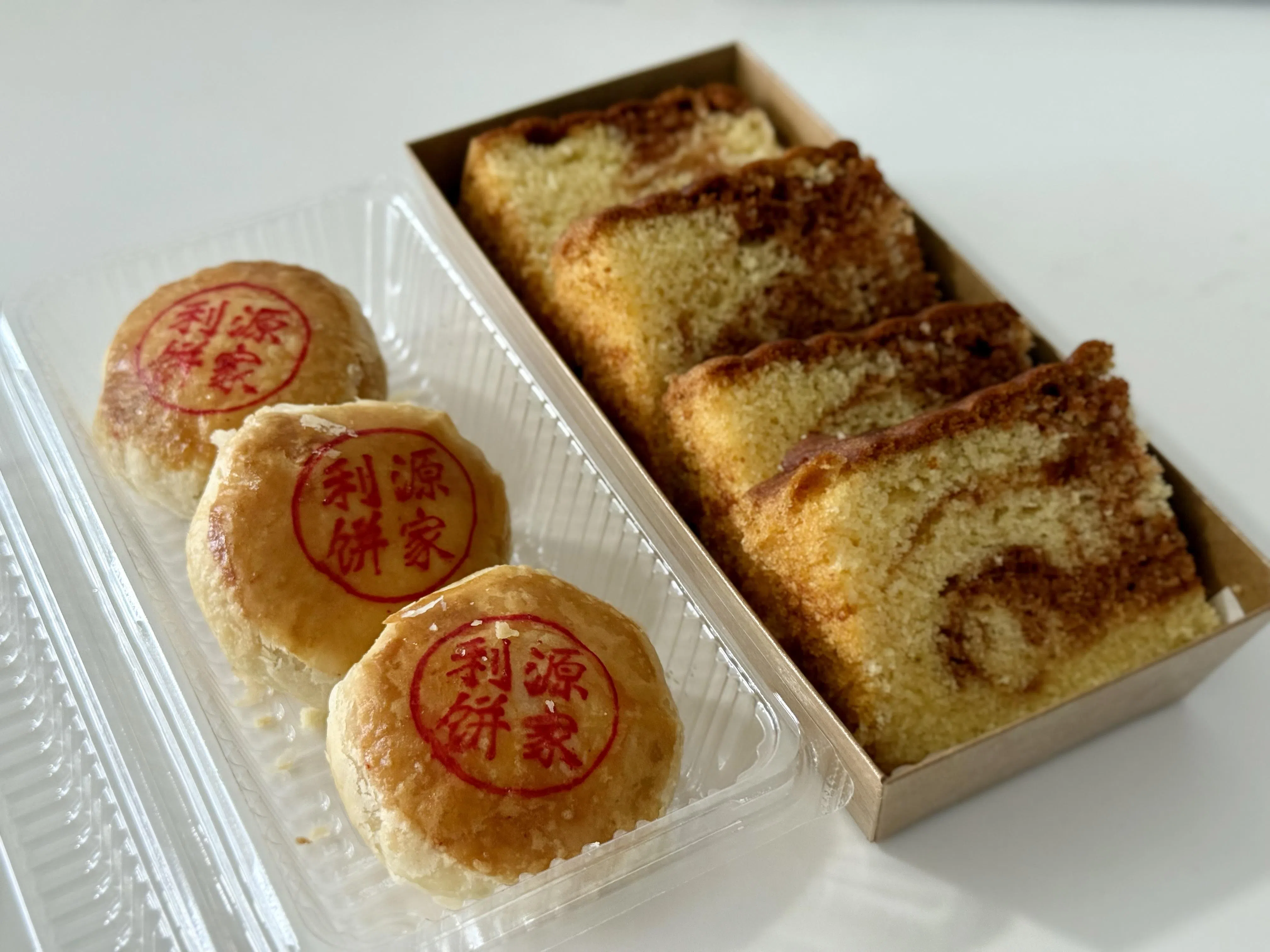 咸豆沙饼和云石蛋糕手工制作，散发浓郁古早味。（叶晓虹摄）