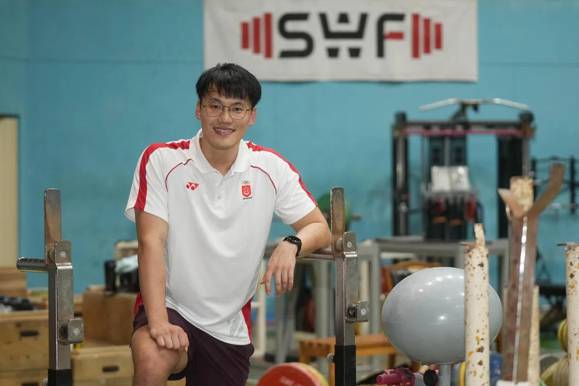 国家队主教练黄俊耀认为，选手们很有希望在本届东运会带回一枚举重奖牌。（谢智扬摄）