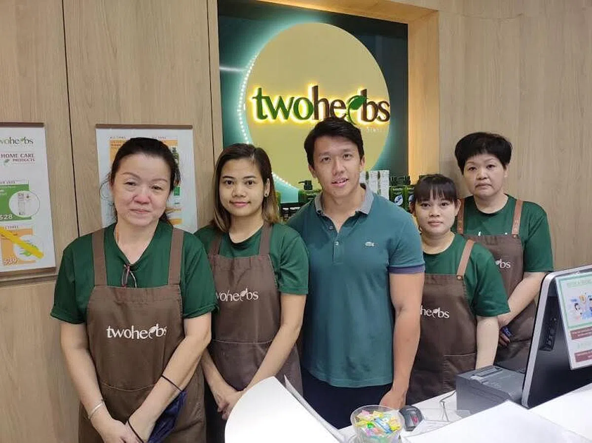 twoherbs也推出更多产品，让顾客也能在家里进行头皮头发护理。（图/商家提供）