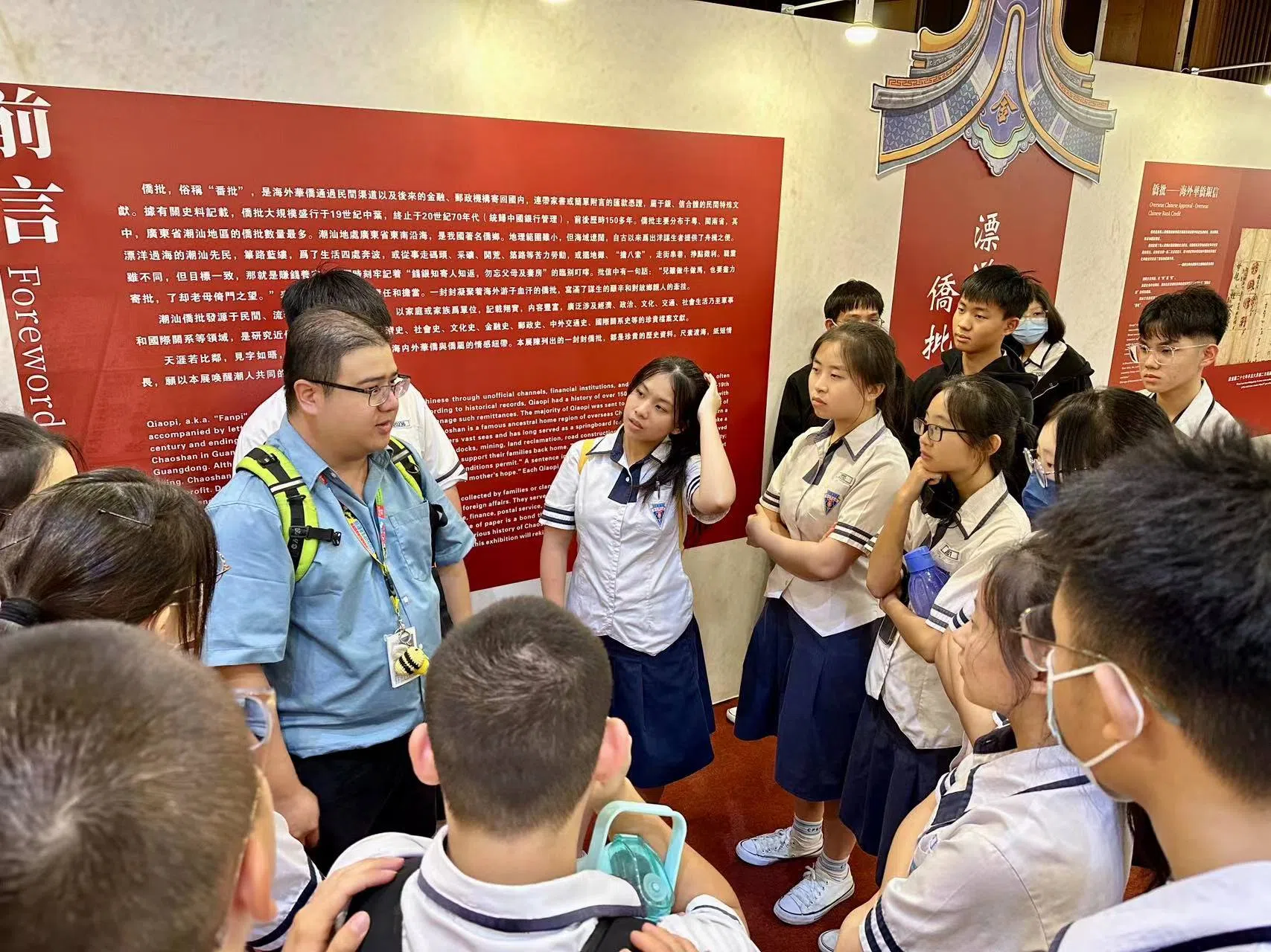 开幕首日，马来西亚华文学校学生到场参观。