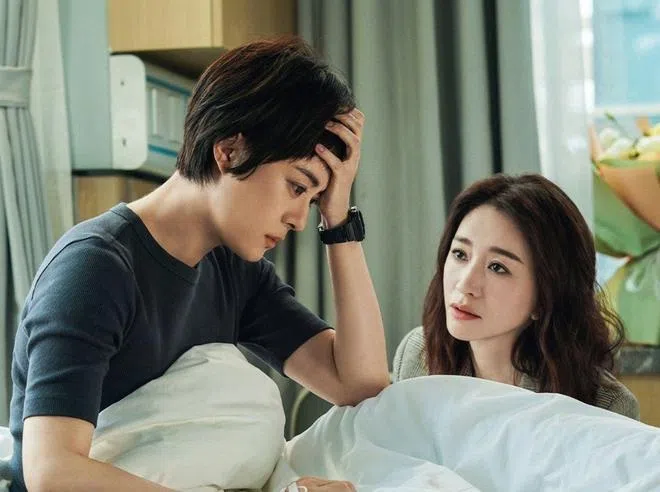 李小冉（右）和孙俪（左）在戏中饰演同父异母的姐妹，两人有精彩的对手戏。（互联网）