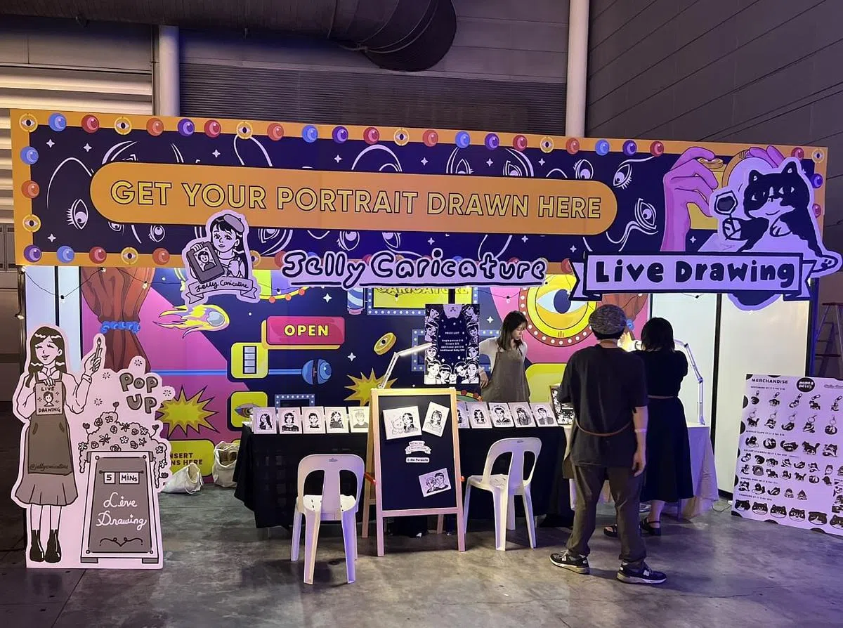 五分钟把漫画版本的你画出来。