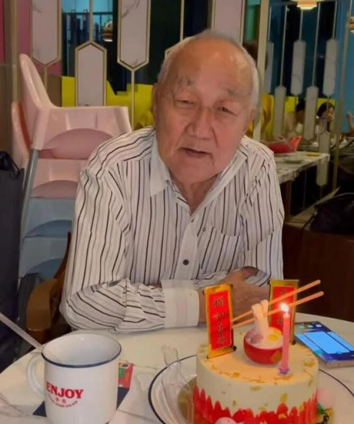 云昌凑刚度过83岁生日。（受访者提供）