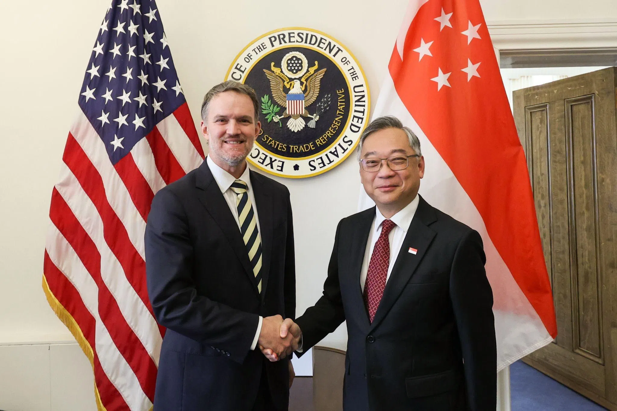 颜金勇（右）与美国贸易代表格里尔（Jamieson Greer）见面。（数码发展及新闻部提供）